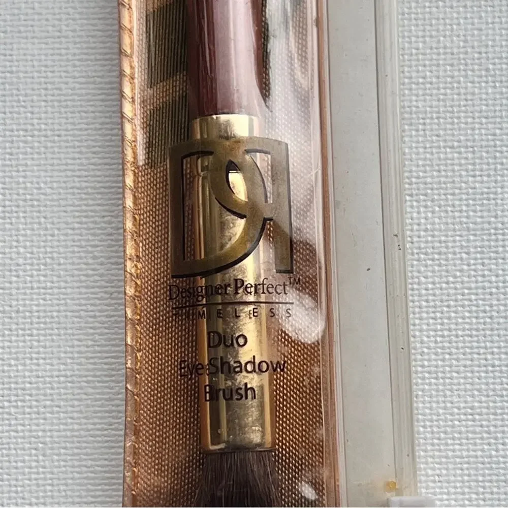 Design PerfectTimeless Duo Eyeshadow Makeup Beauty Brush